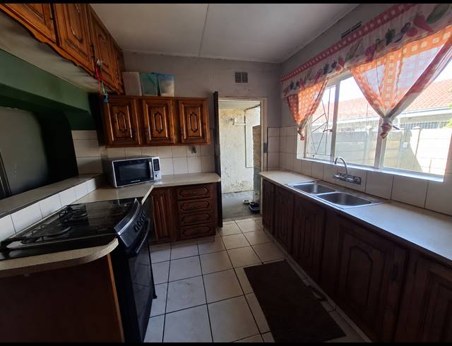 4 BEDROOM HOUSE FOR SALE IN VANDERBIJLPARK SE 7